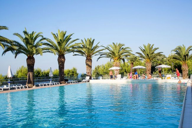La piscina del Villaggio Camping Mirage a Marina di Altidona